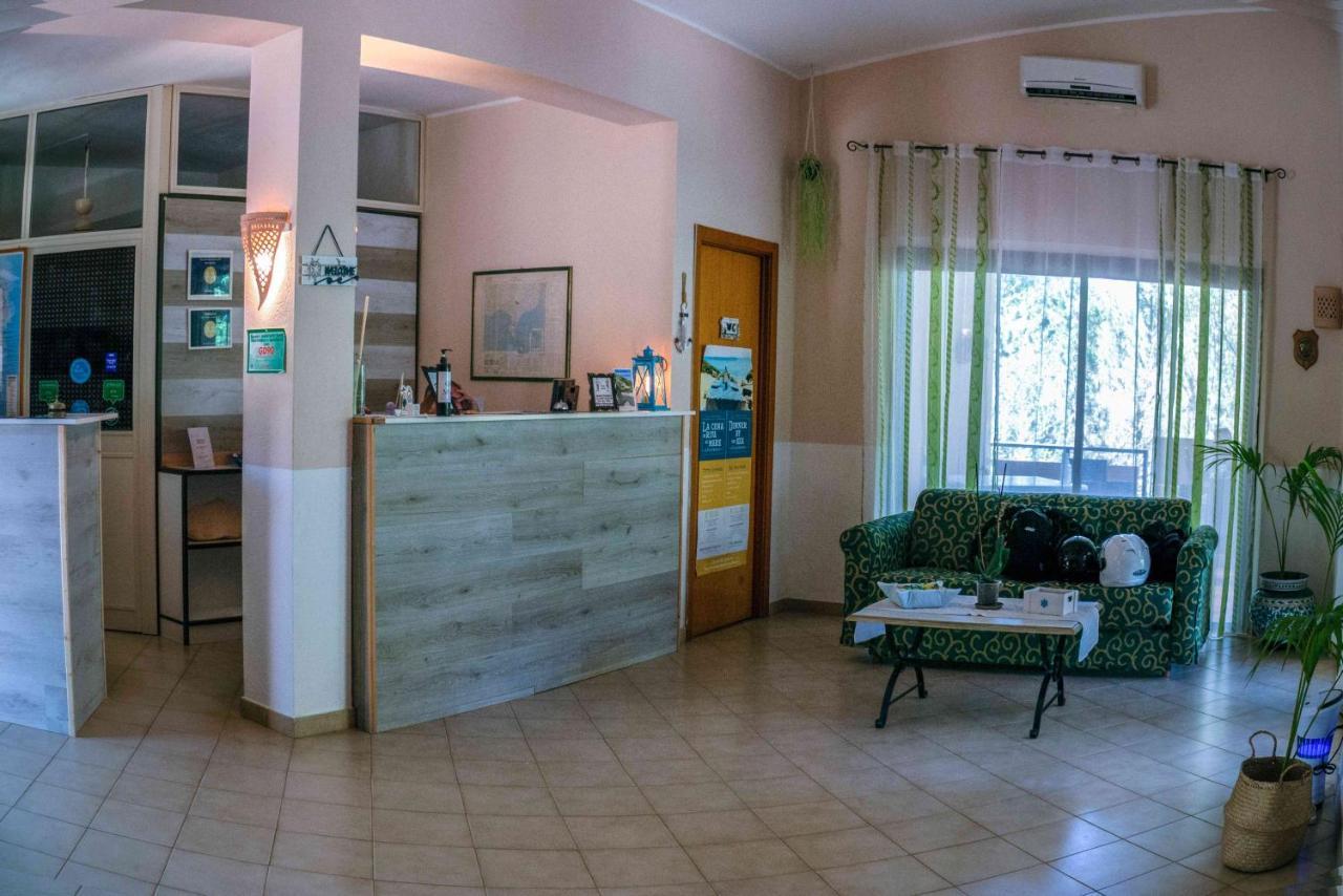 Hotel L'Oleandro วิลลัสซีมีอุส ภายนอก รูปภาพ