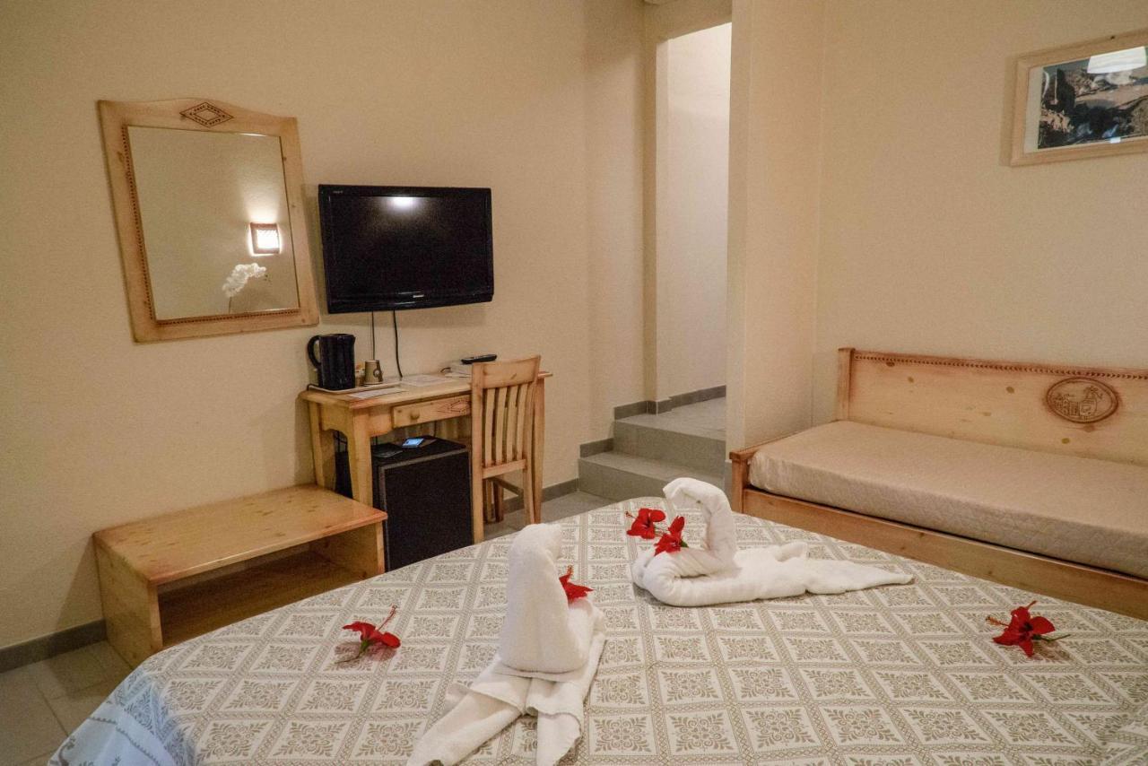 Hotel L'Oleandro วิลลัสซีมีอุส ภายนอก รูปภาพ