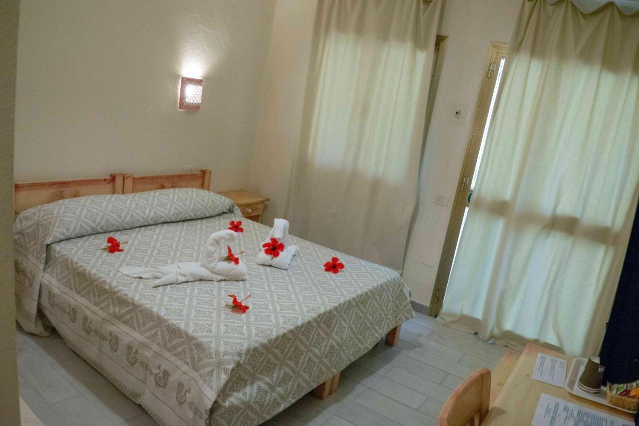 Hotel L'Oleandro วิลลัสซีมีอุส ภายนอก รูปภาพ